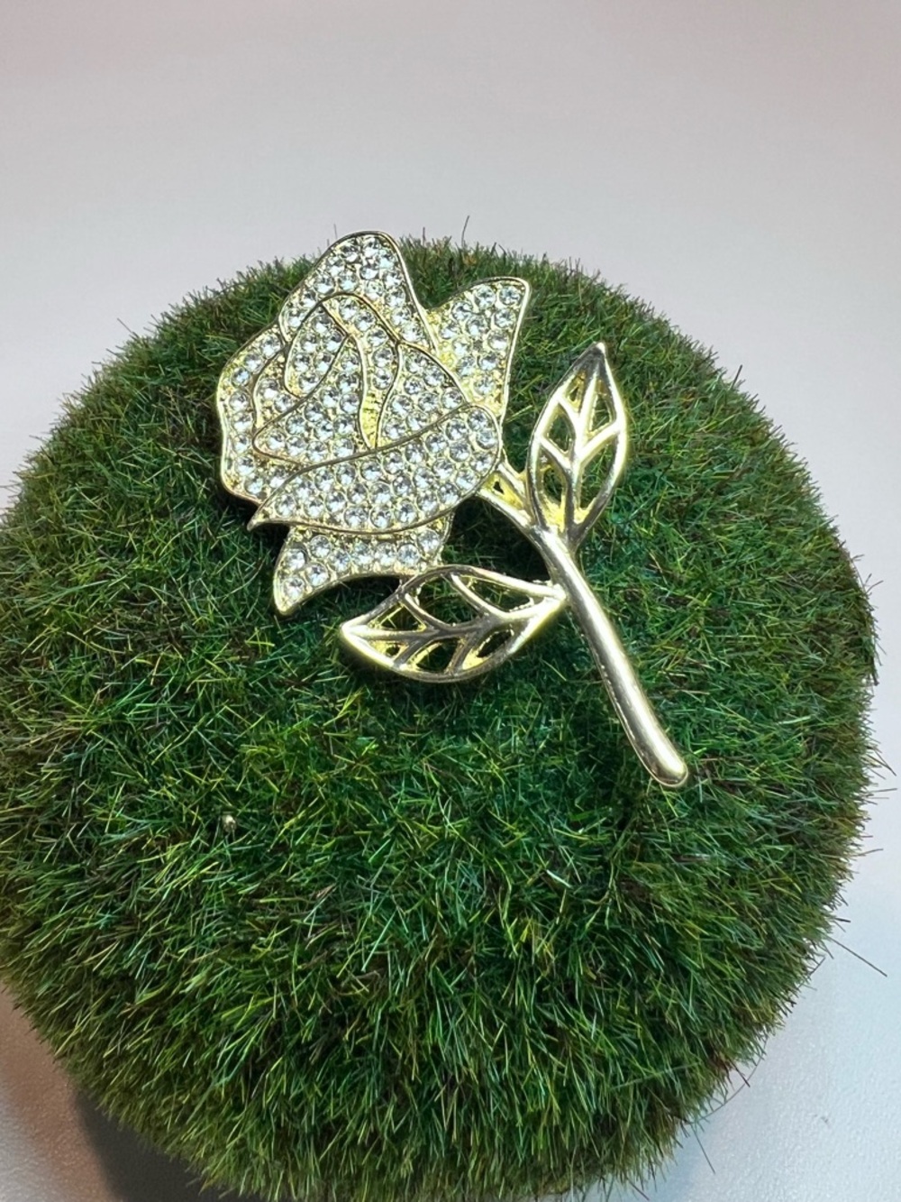 BUNDLE LOT summer Floral gold tone rhinestones brooches 5 pcs all Brand new - Picture 8 of 9